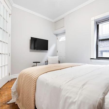 Gorgeous & Bright 3Bdr & 1Bth In Midtown Manhattan New York Bagian luar foto