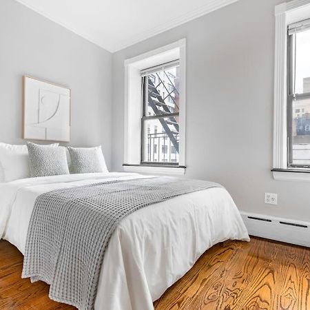 Gorgeous & Bright 3Bdr & 1Bth In Midtown Manhattan New York Bagian luar foto
