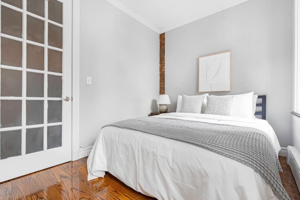 Gorgeous & Bright 3Bdr & 1Bth In Midtown Manhattan New York Bagian luar foto