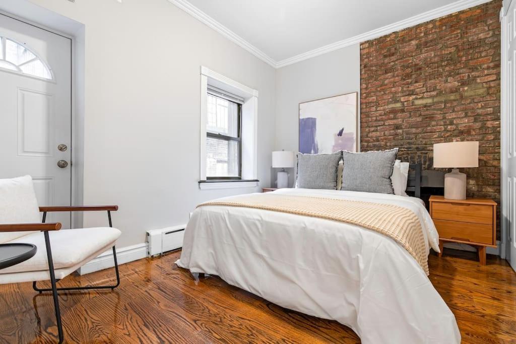 Gorgeous & Bright 3Bdr & 1Bth In Midtown Manhattan New York Bagian luar foto